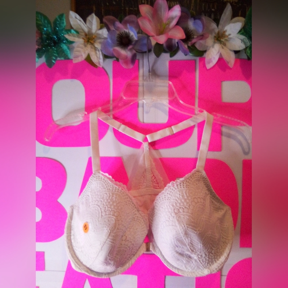 Warner's Cream Lace Convertible Racerback Bra